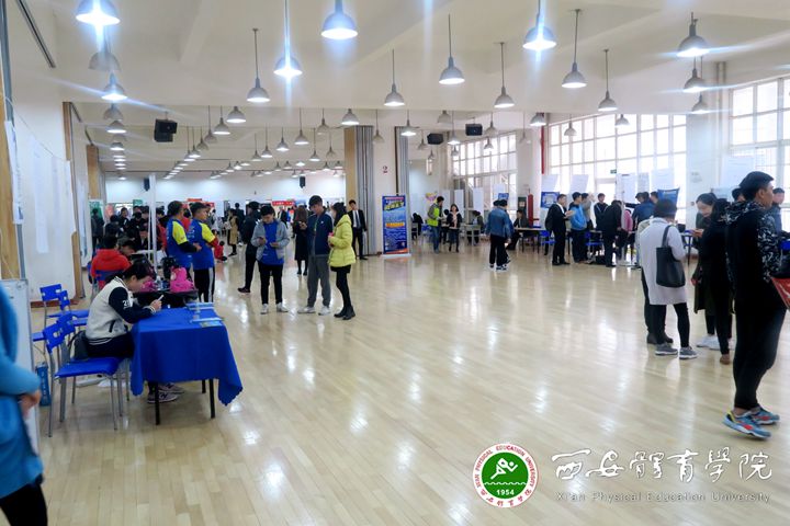 招聘会现场 _副本.jpg